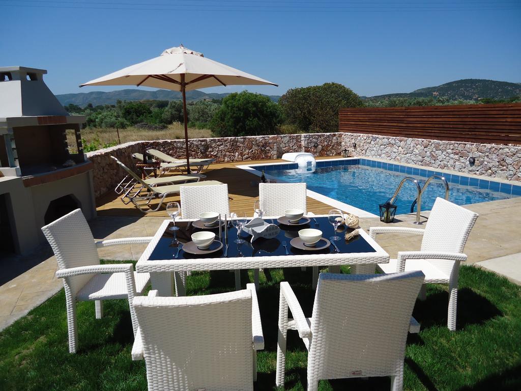 Next To Haraki Beach , Taverns Bars & 10 To Lindos 객실 사진